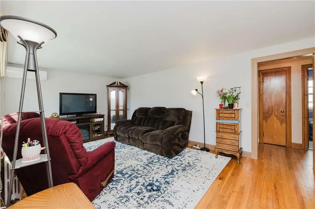 72 Beardsworth Road Tiverton RI 02878