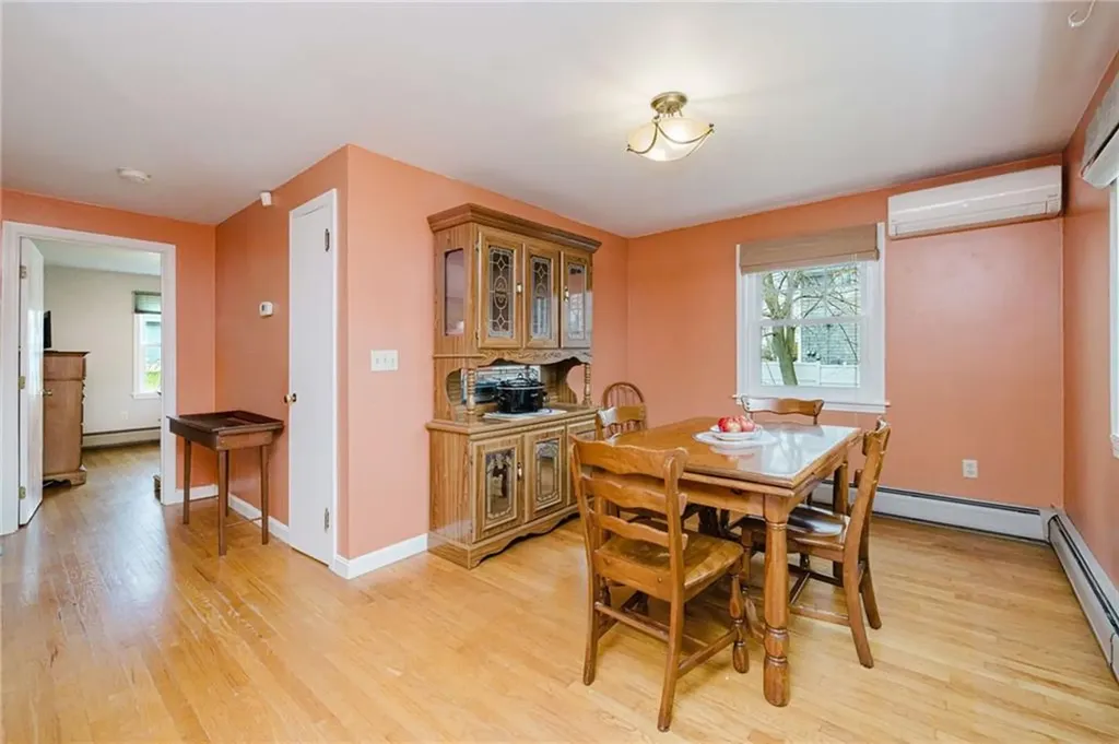 72 Beardsworth Road Tiverton RI 02878