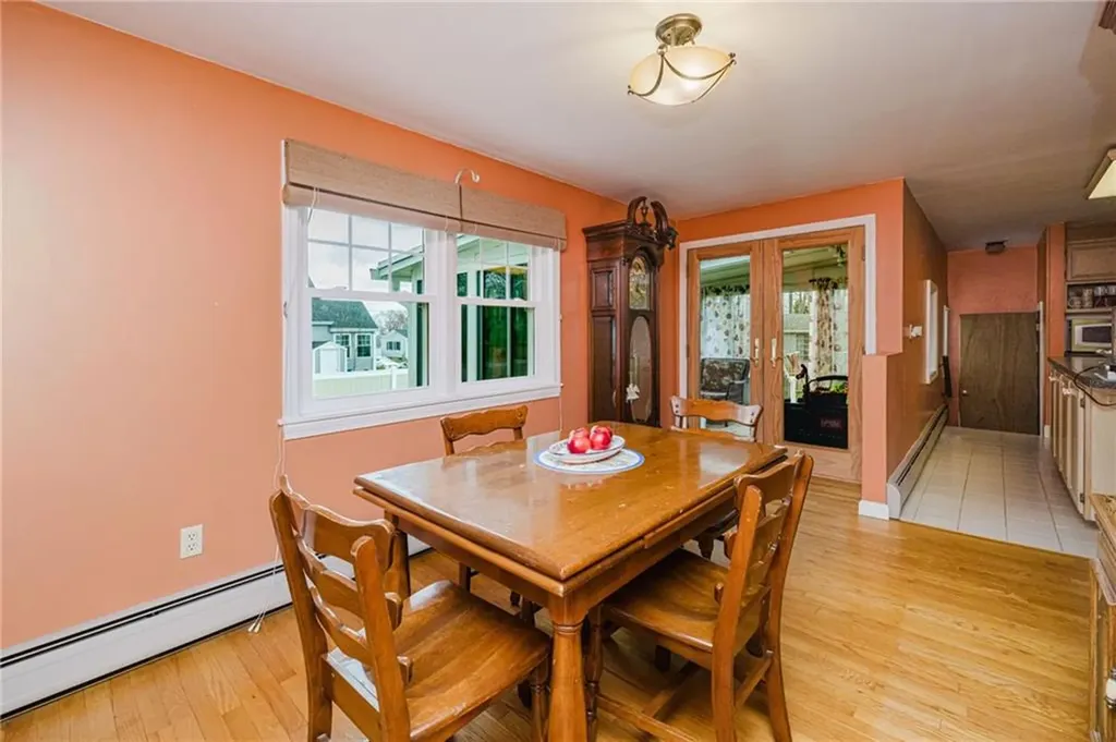 72 Beardsworth Road Tiverton RI 02878