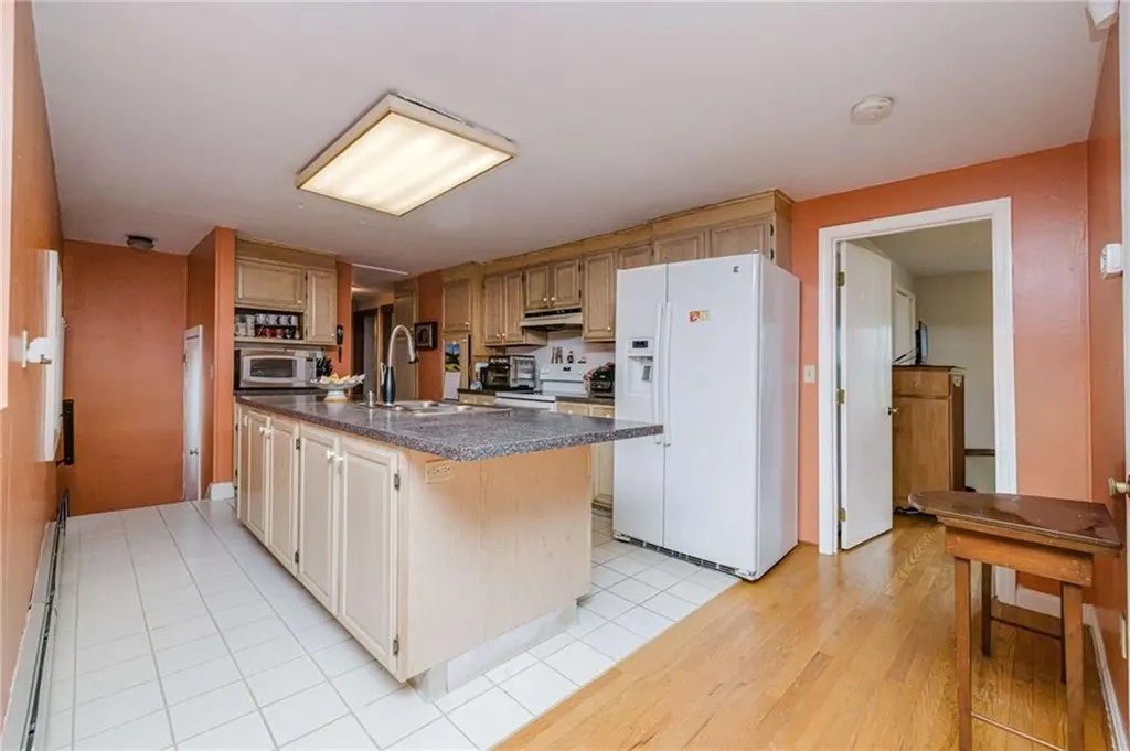 72 Beardsworth Road Tiverton RI 02878