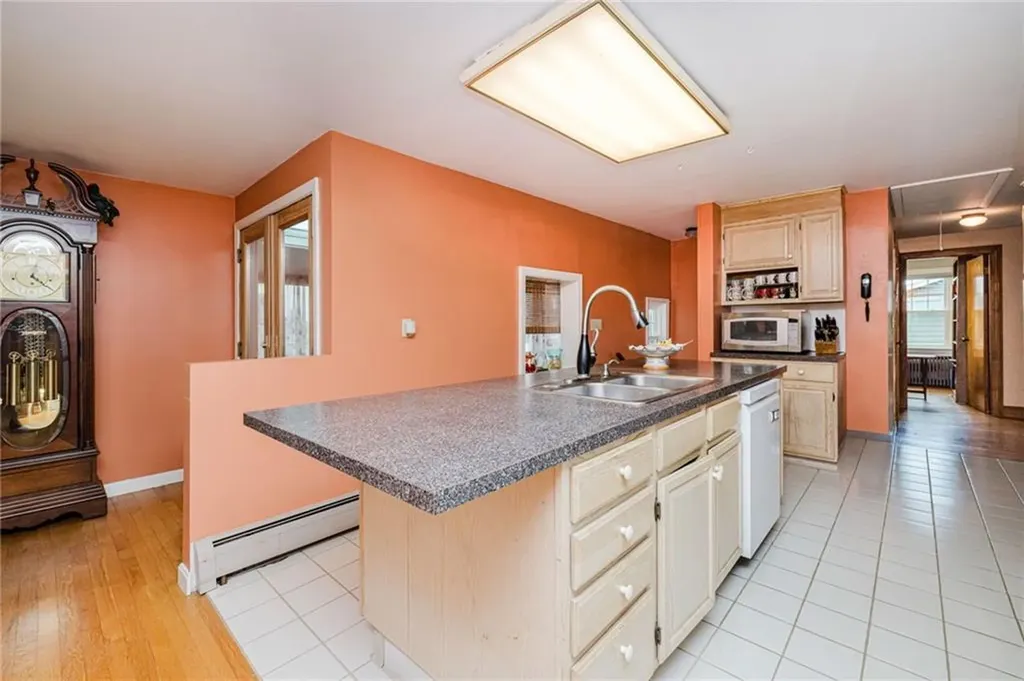 72 Beardsworth Road Tiverton RI 02878