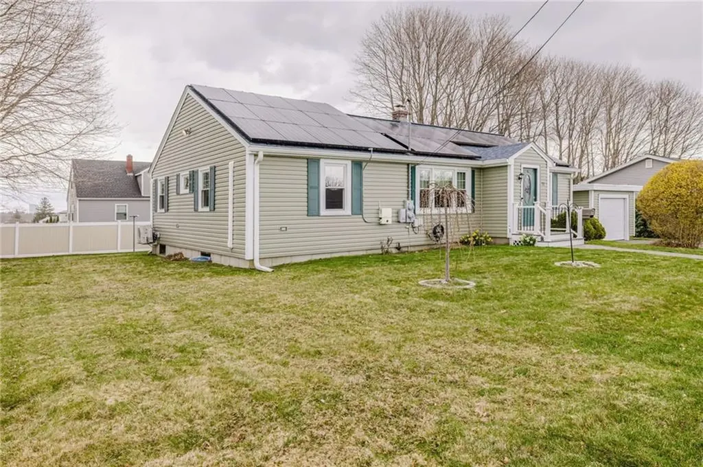 72 Beardsworth Road Tiverton RI 02878