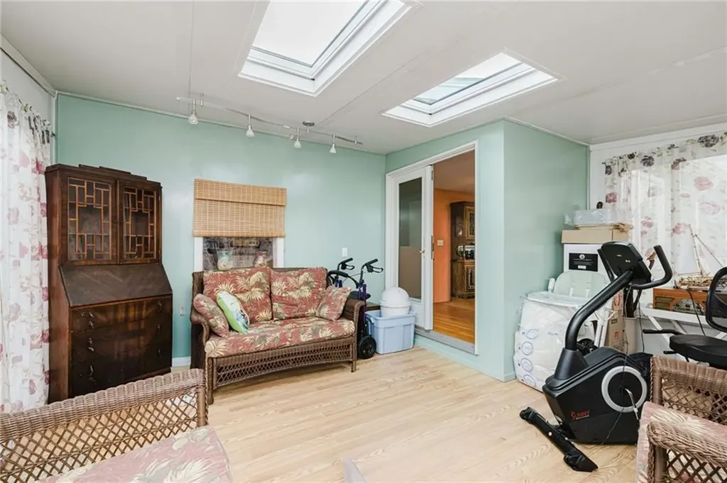 72 Beardsworth Road Tiverton RI 02878