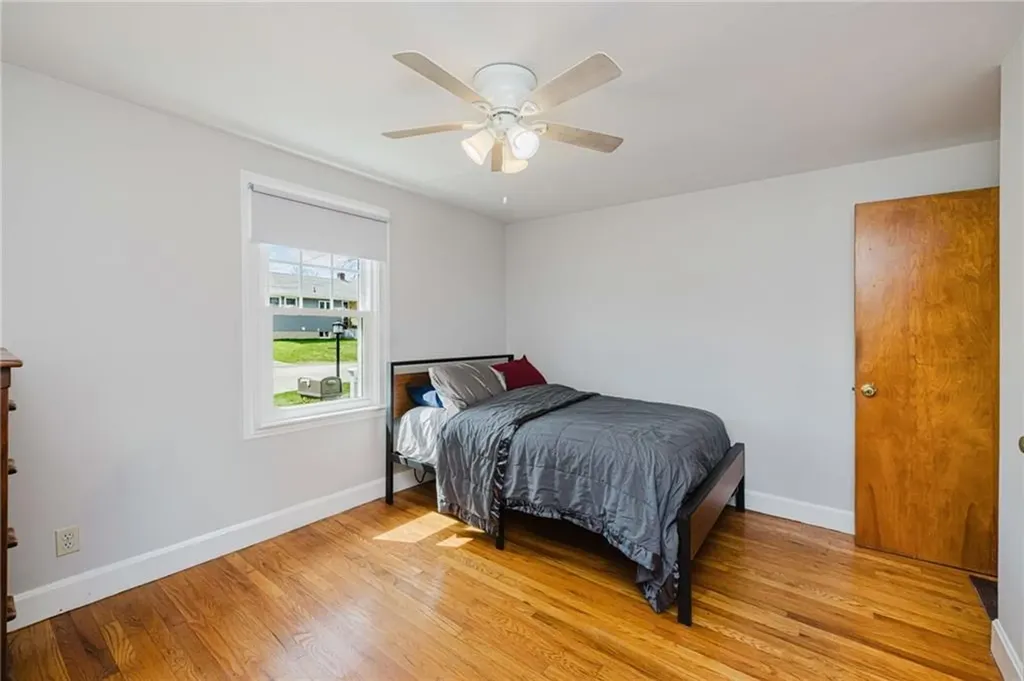 72 Beardsworth Road Tiverton RI 02878