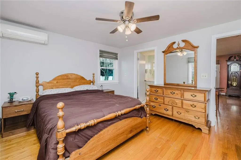 72 Beardsworth Road Tiverton RI 02878