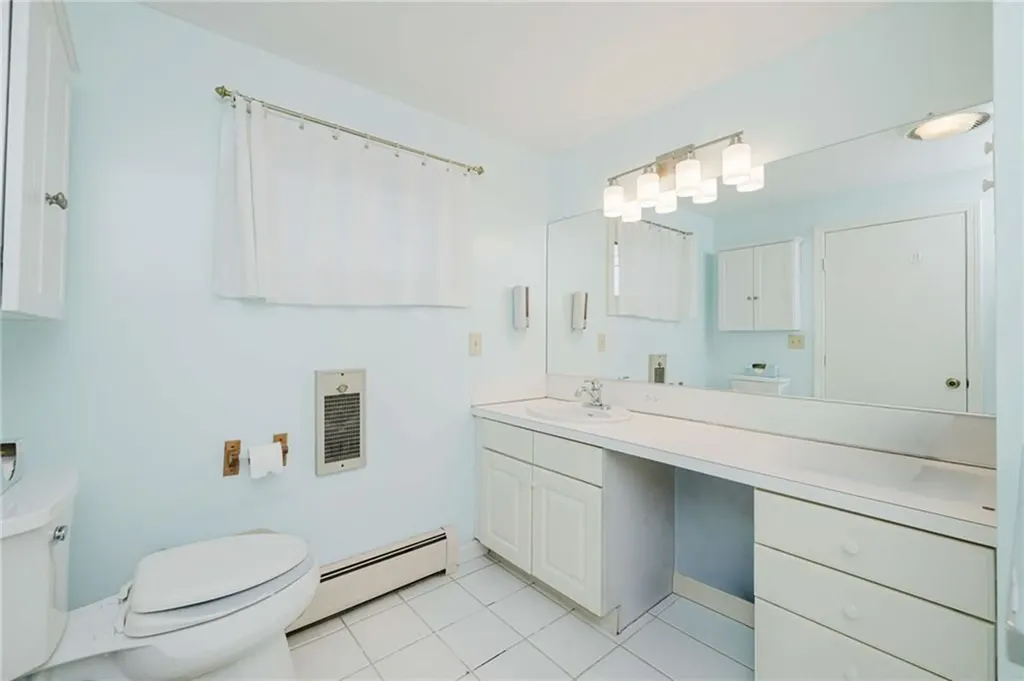 72 Beardsworth Road Tiverton RI 02878