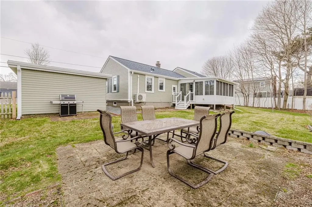 72 Beardsworth Road Tiverton RI 02878