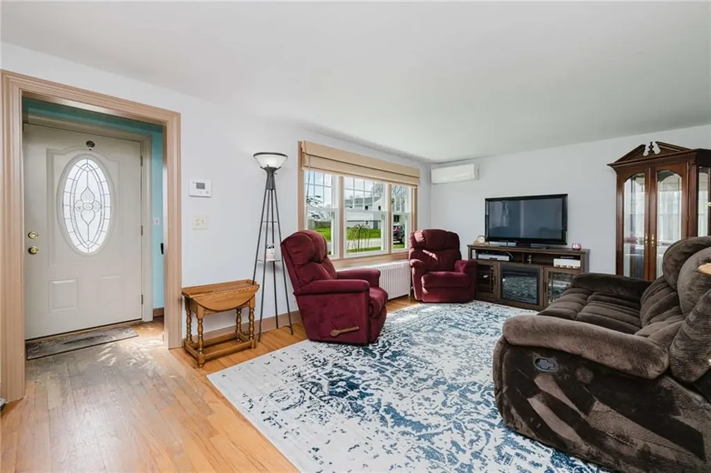 72 Beardsworth Road Tiverton RI 02878