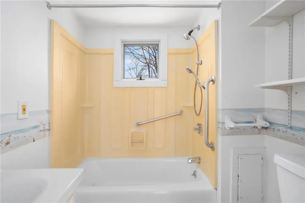 292 Boulevard Middletown RI 02842