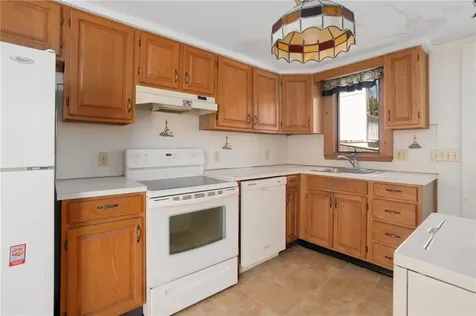 292 Boulevard Middletown RI 02842