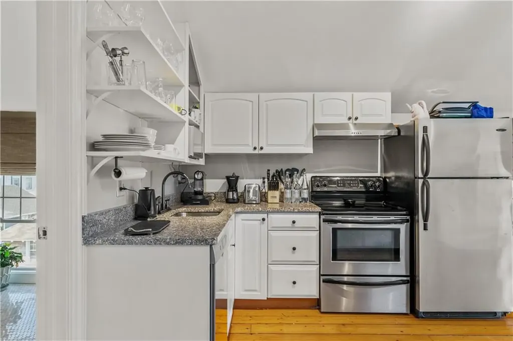 20 Berkeley Avenue Newport RI 02840