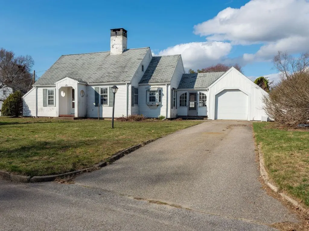 369 Manor Drive Warwick RI 02888