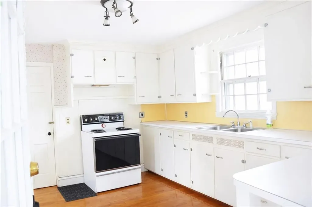 369 Manor Drive Warwick RI 02888