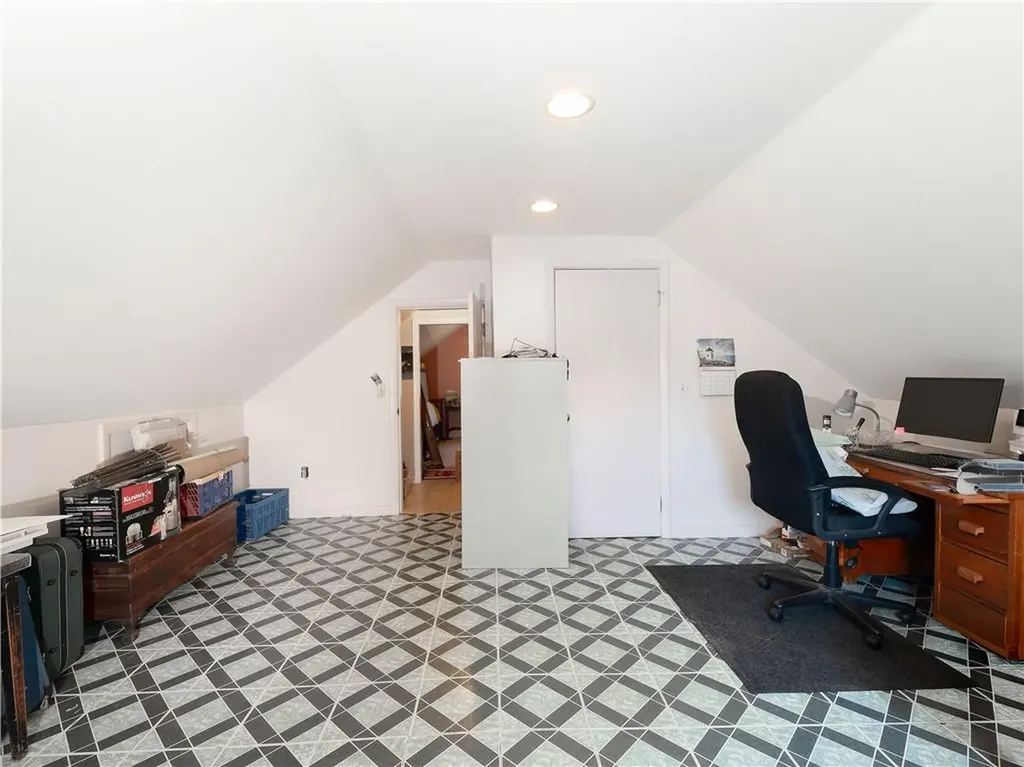 48 Colvintown Road Coventry RI 02816