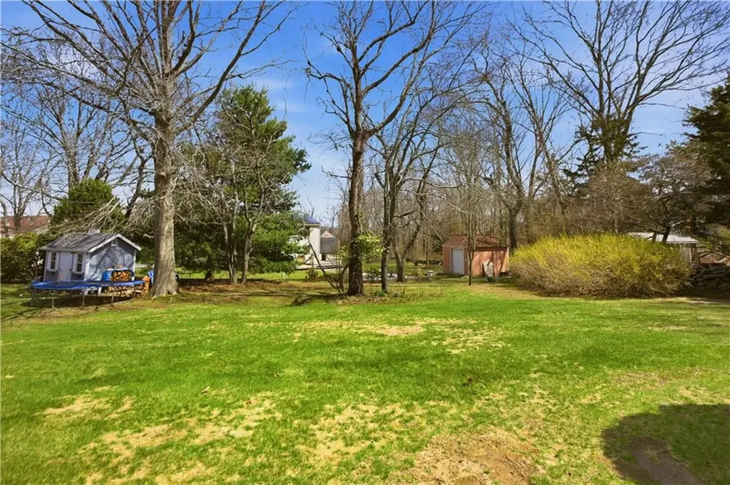 8 Birchwood Drive Bristol RI 02809