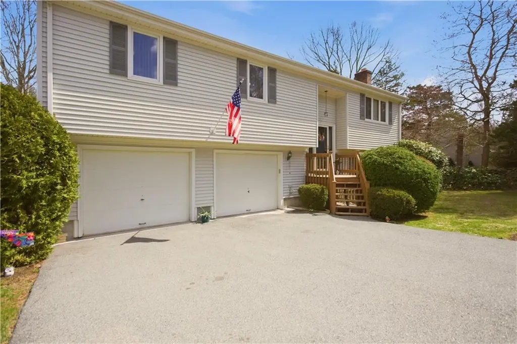 8 Birchwood Drive Bristol RI 02809