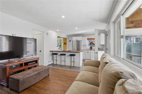 18 Loring Road Bristol RI 02809