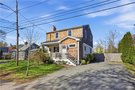 18 Loring Road Bristol RI 02809