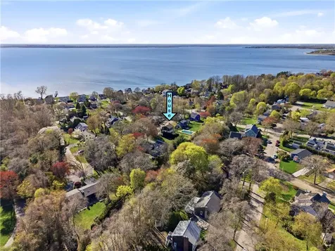 18 Loring Road Bristol RI 02809