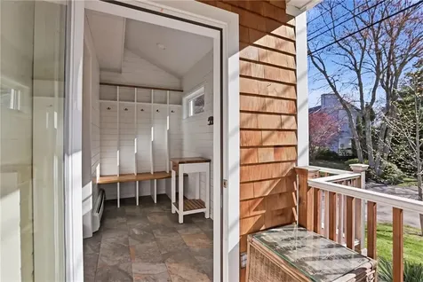18 Loring Road Bristol RI 02809