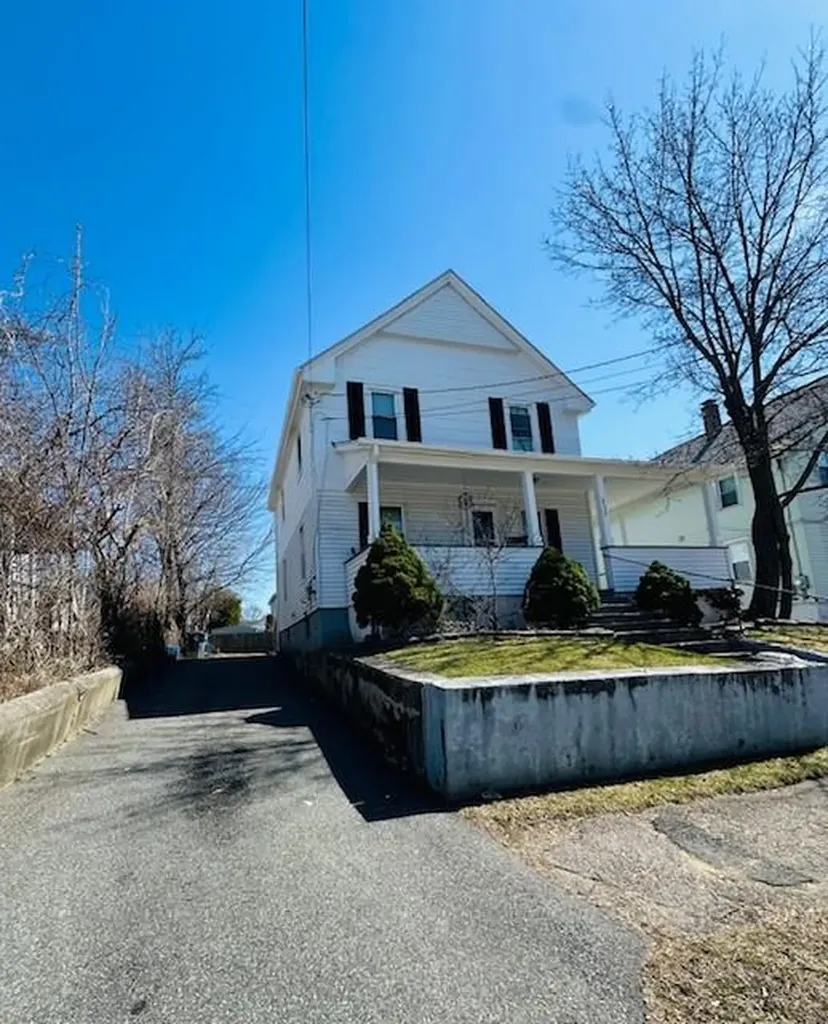 252 Greenwood Street Cranston RI 02910