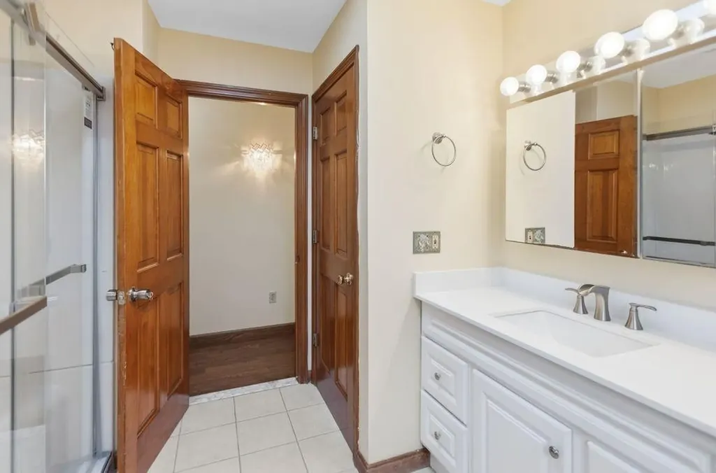 26 Setian Lane West Warwick RI 02893
