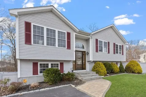 26 Setian Lane West Warwick RI 02893