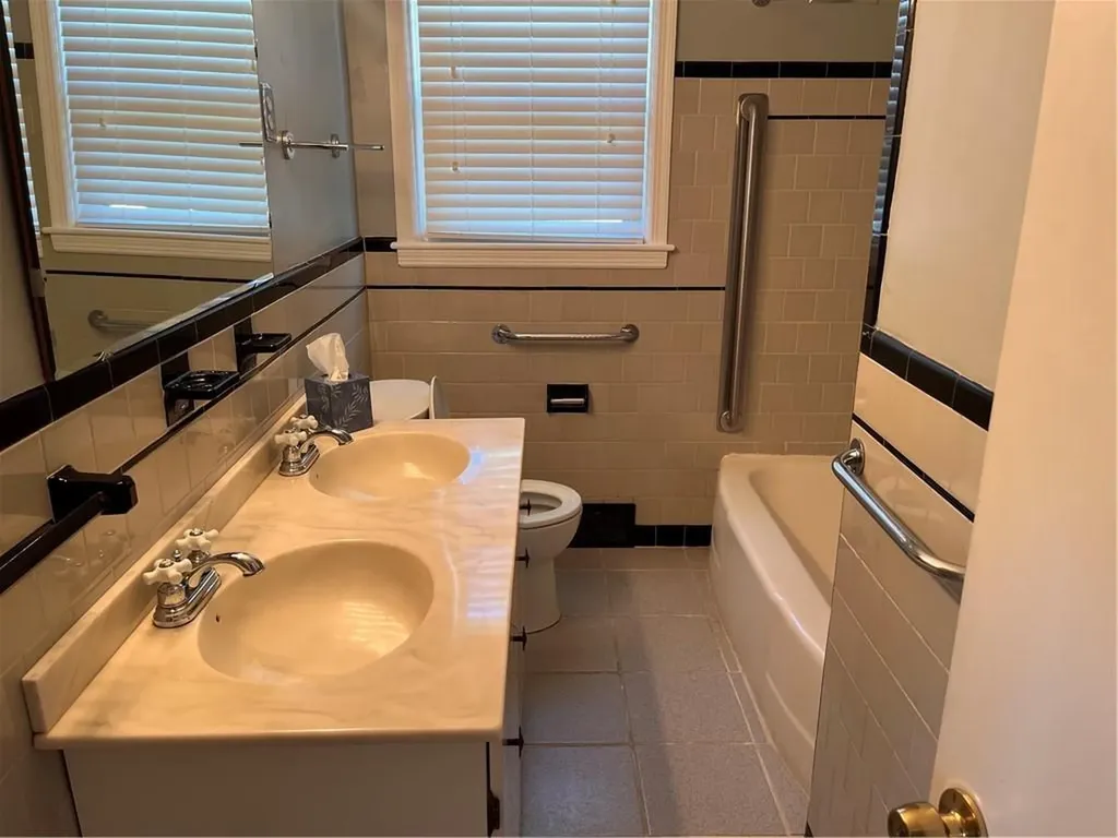65 Ferncrest Drive Pawtucket RI 02861