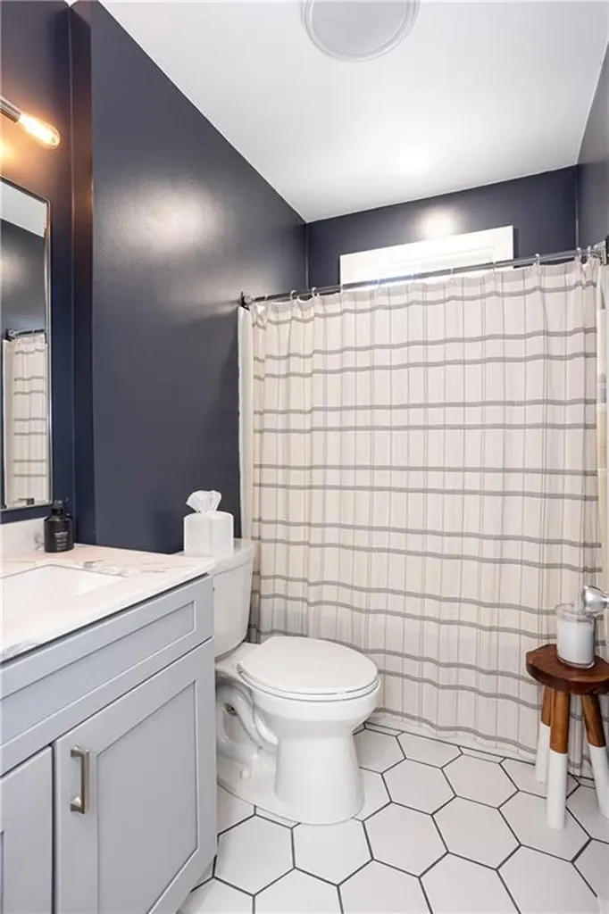 157 Duke Street East Greenwich RI 02818