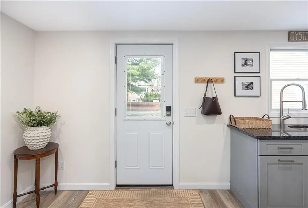 157 Duke Street East Greenwich RI 02818