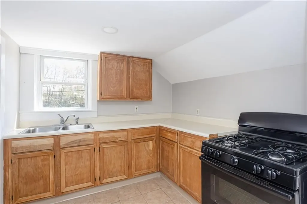 157 Duke Street East Greenwich RI 02818