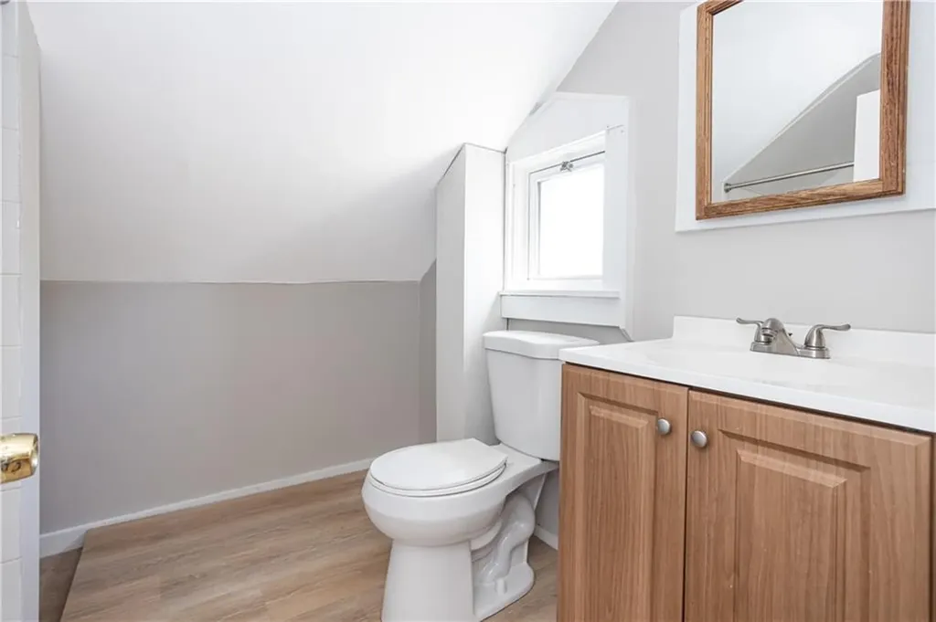 157 Duke Street East Greenwich RI 02818