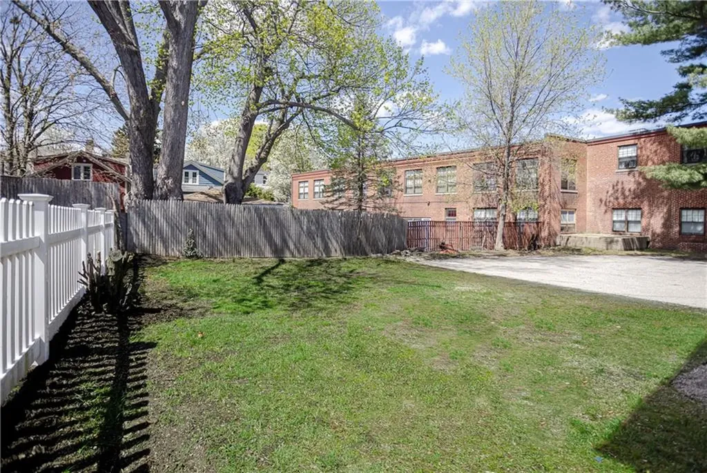 157 Duke Street East Greenwich RI 02818