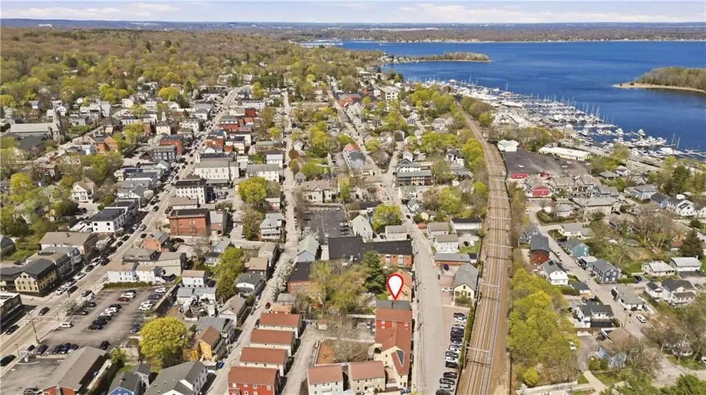 157 Duke Street East Greenwich RI 02818