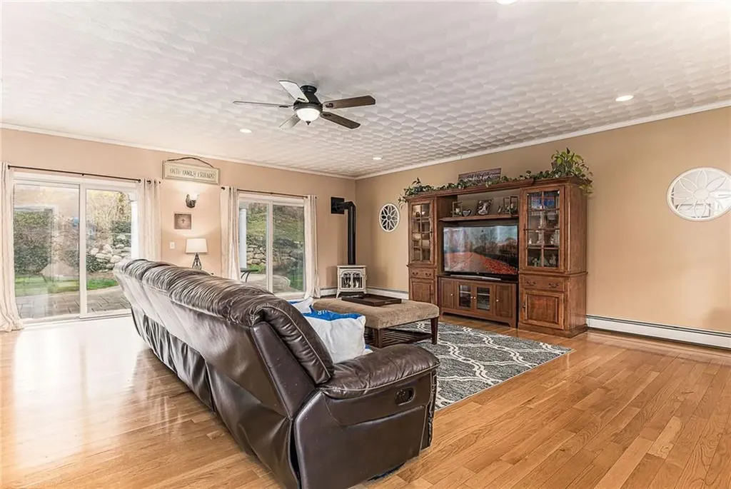 18 Elizabeth Ann Drive Johnston RI 02919