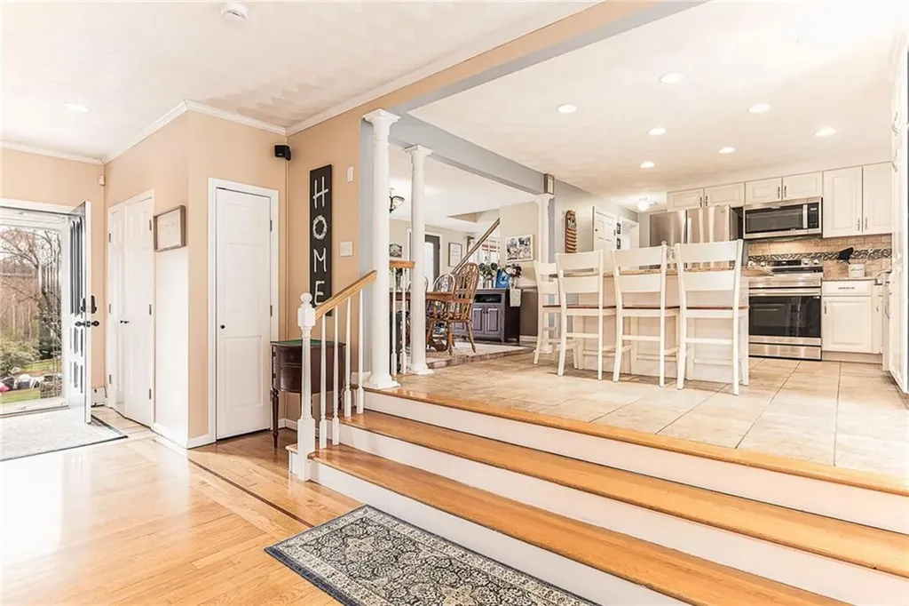18 Elizabeth Ann Drive Johnston RI 02919