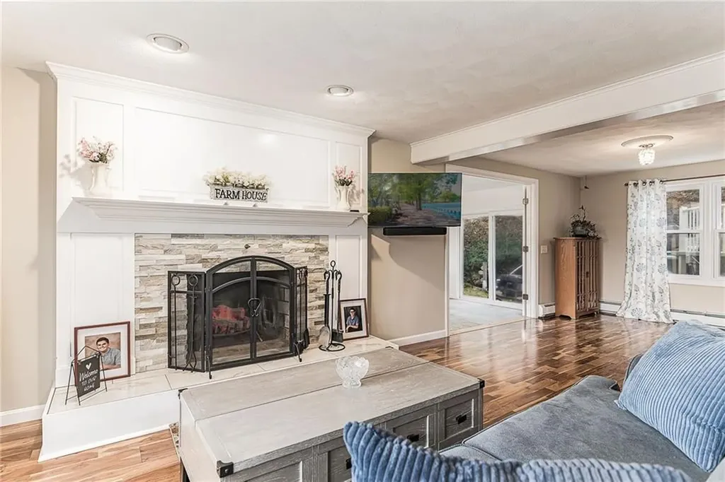 18 Elizabeth Ann Drive Johnston RI 02919