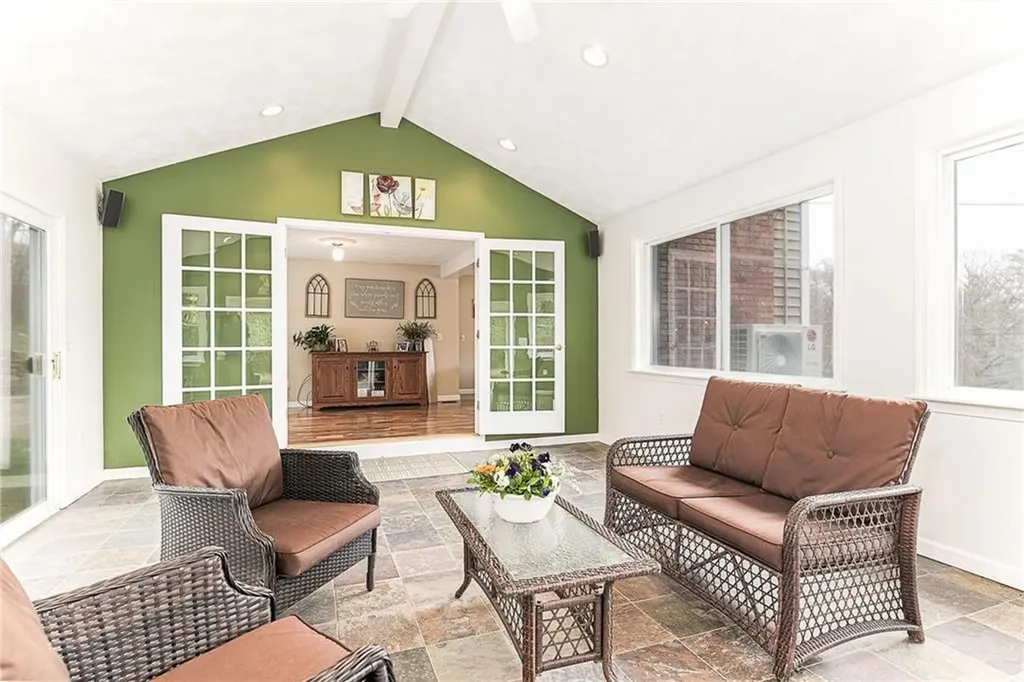 18 Elizabeth Ann Drive Johnston RI 02919
