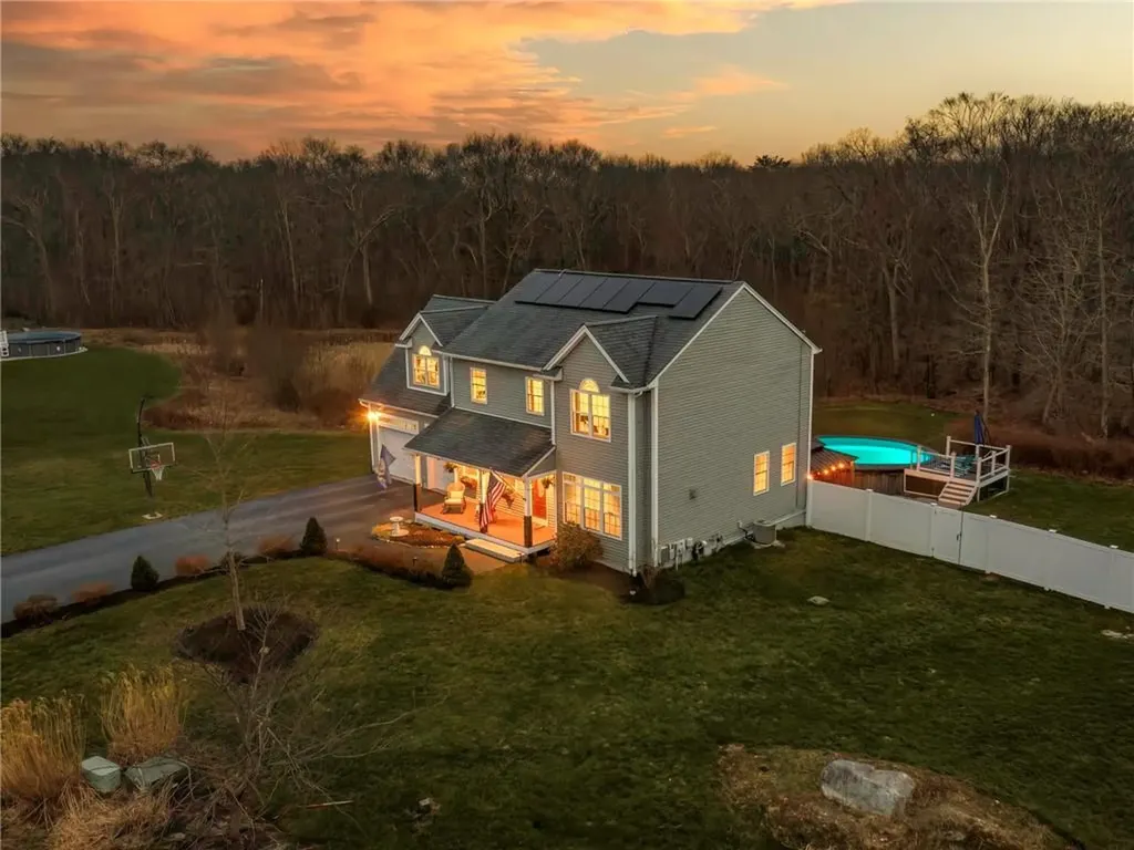 31 Plantation Drive Tiverton RI 02878