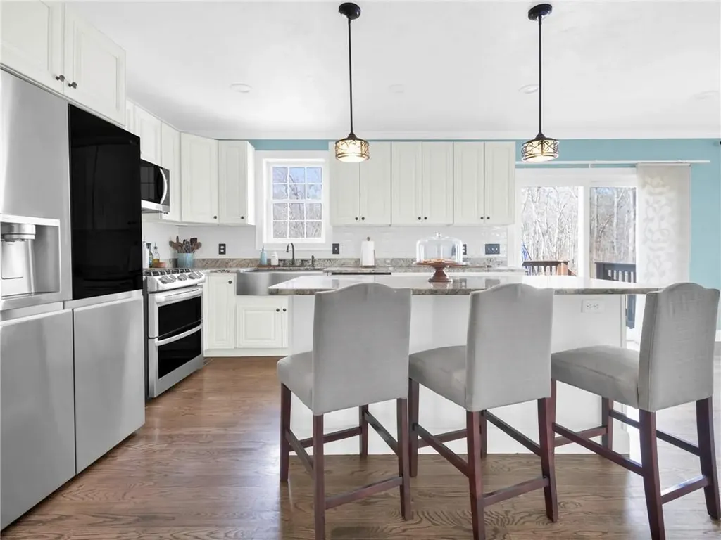 31 Plantation Drive Tiverton RI 02878