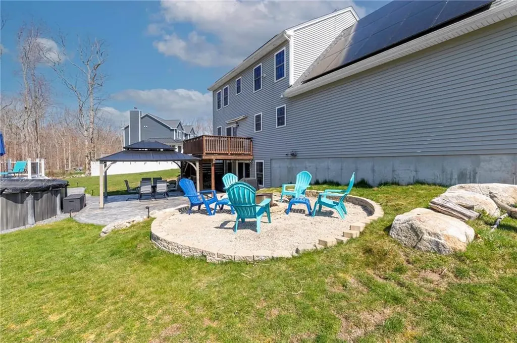31 Plantation Drive Tiverton RI 02878