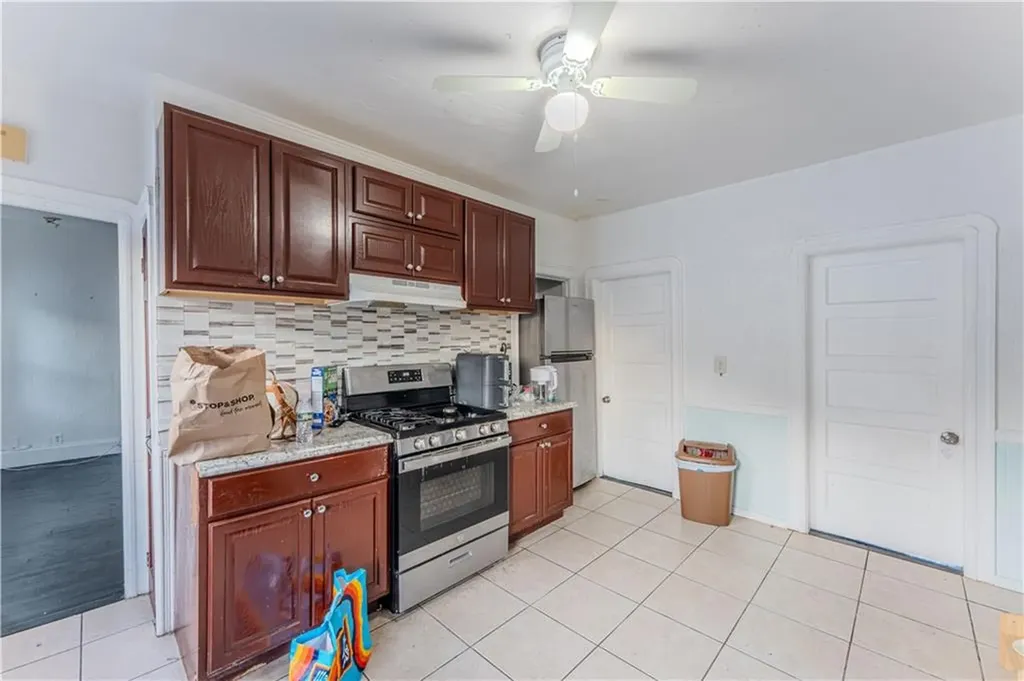 115 Hughes Avenue Pawtucket RI 02861