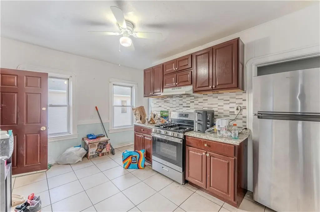115 Hughes Avenue Pawtucket RI 02861