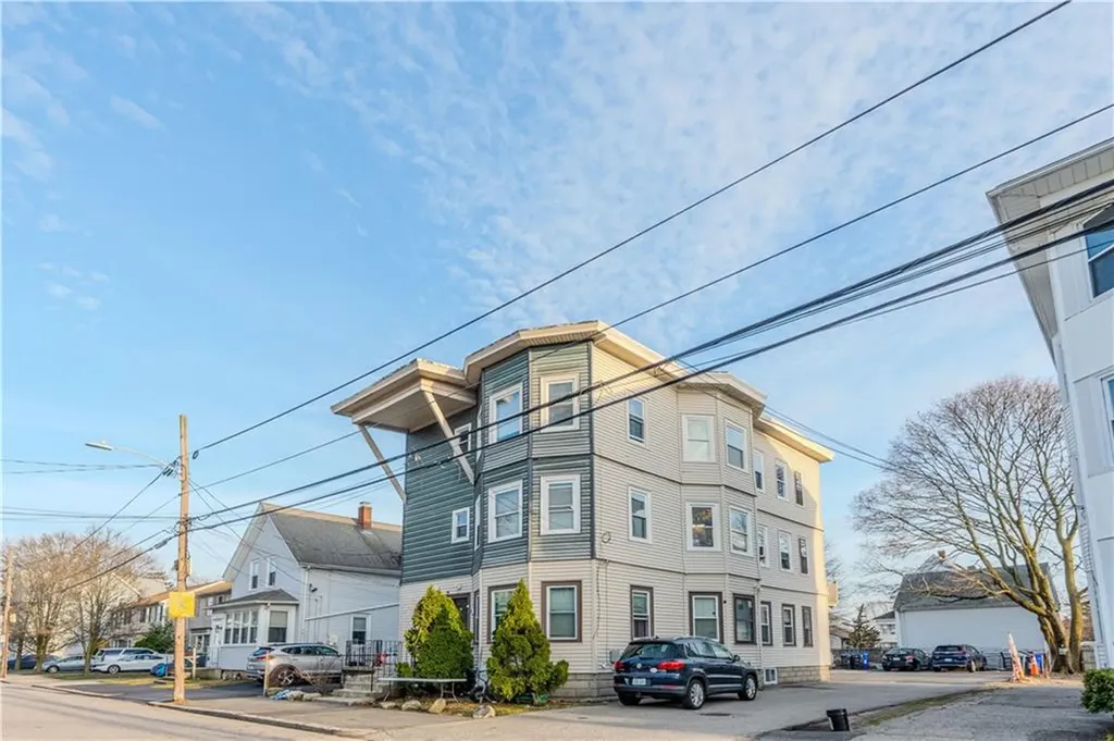 115 Hughes Avenue Pawtucket RI 02861