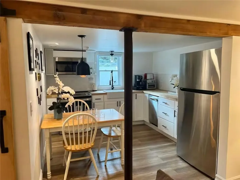 207 Main Avenue Warwick RI 02886