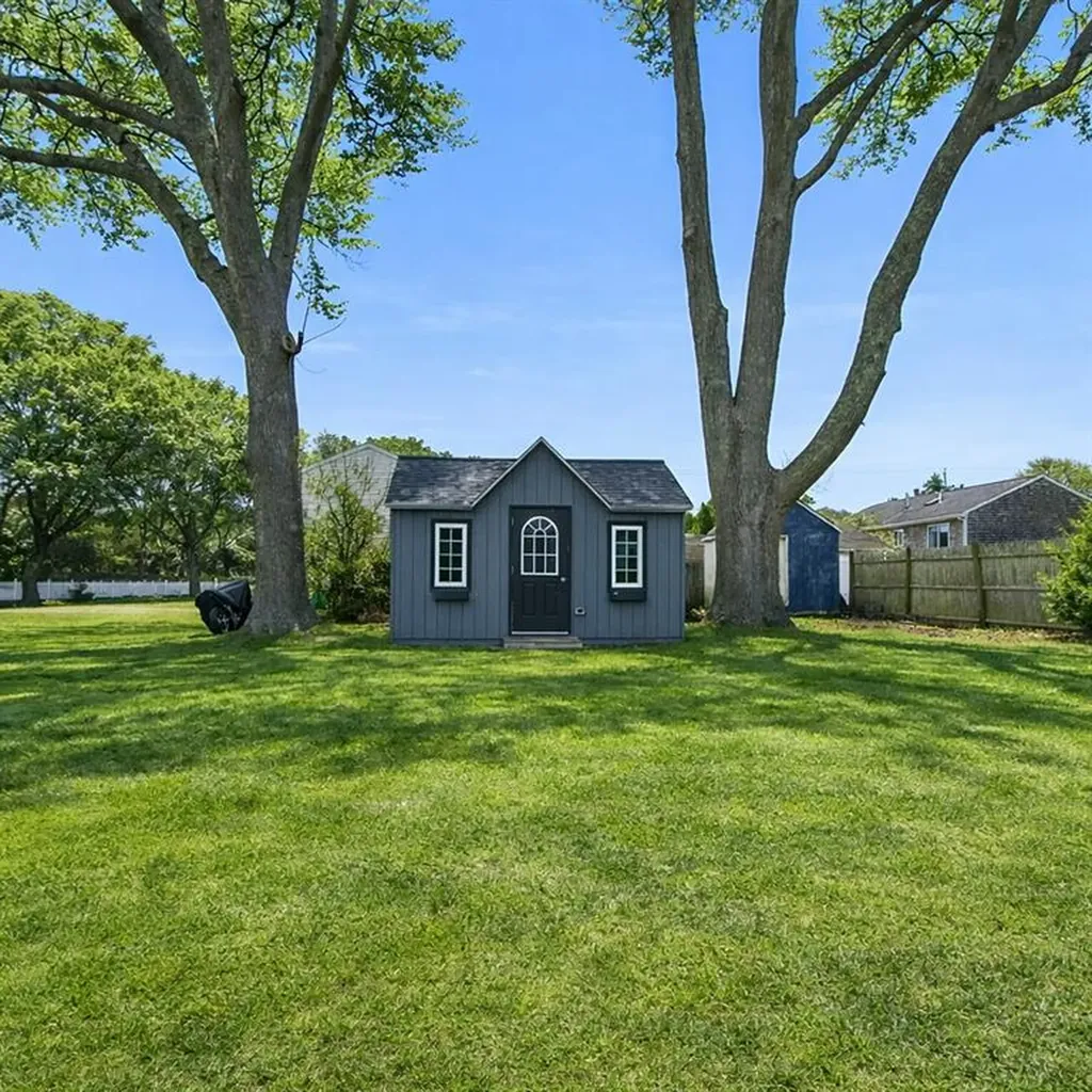 117 Circuit Drive Narragansett RI 02882