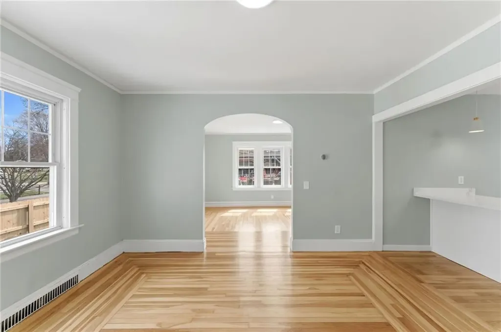 175 Oakland Avenue Cranston RI 02910