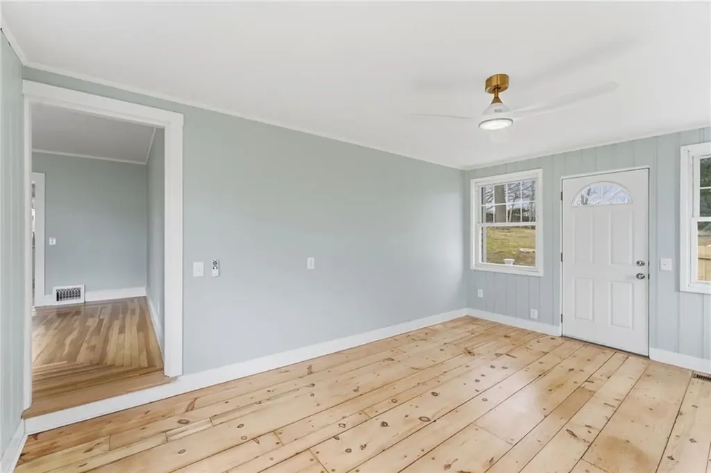 175 Oakland Avenue Cranston RI 02910