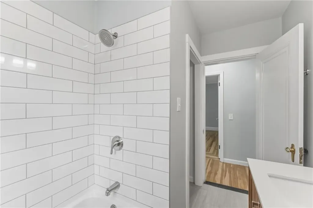 175 Oakland Avenue Cranston RI 02910