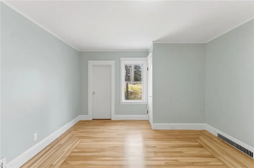 175 Oakland Avenue Cranston RI 02910